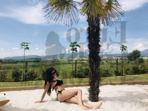 Dionne call girl in Greenwood and thai massage